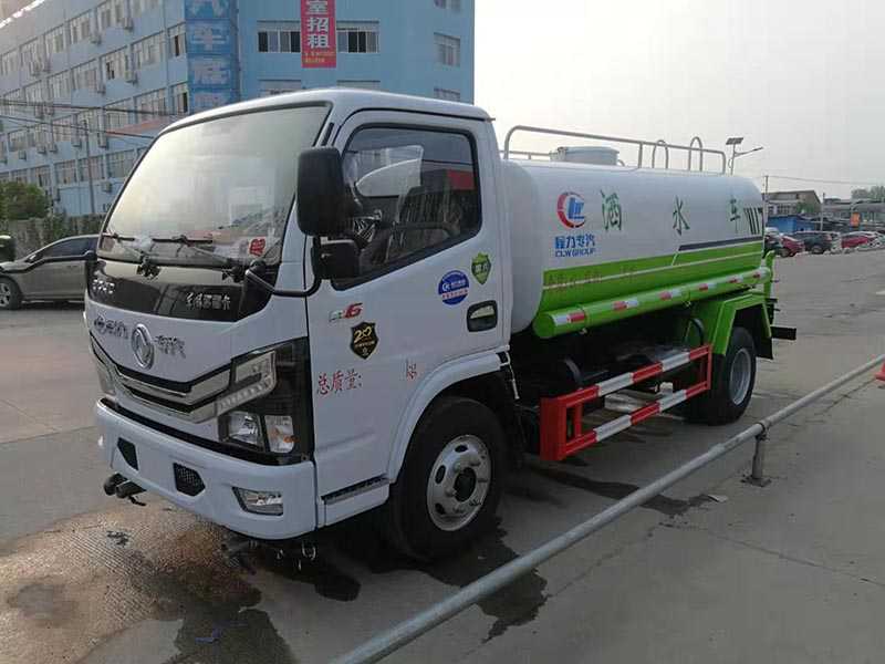 New Model National VI 5m³ Dong Water Sprinkler Truck